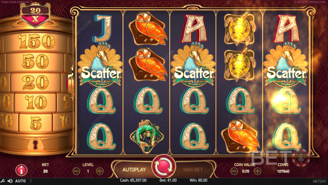 Získanie troch symbolov Scatter a roztočení zdarma v hre Turn Your Fortune
