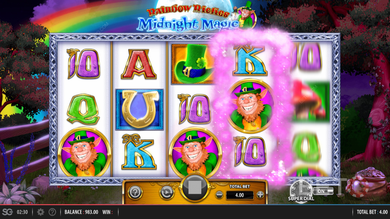 Rainbow Riches Midnight Magic od spoločnosti Barcrest, ktoré zahŕňajú bonus Super Dial