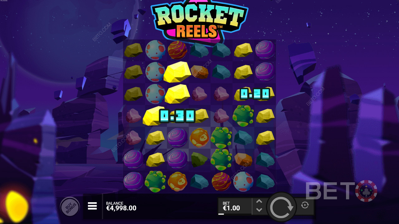 Výplaty za zhluky vyžadujú, aby hráčom padlo aspoň 5 rovnakých symbolov, aby získali výhru za zhluk.
