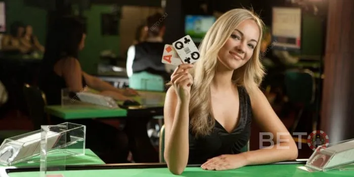 Klasické hry vs. stolové hry. Oficiálne pravidlá v kasínových kartových hrách hraných online.